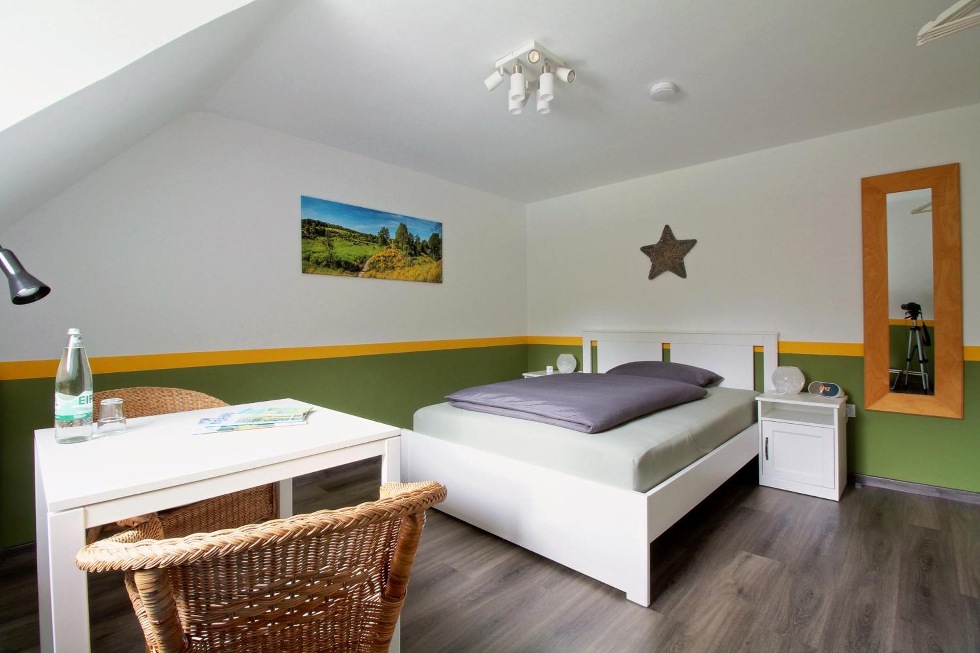 Toms Gaestehaus Schleiden Habitación foto